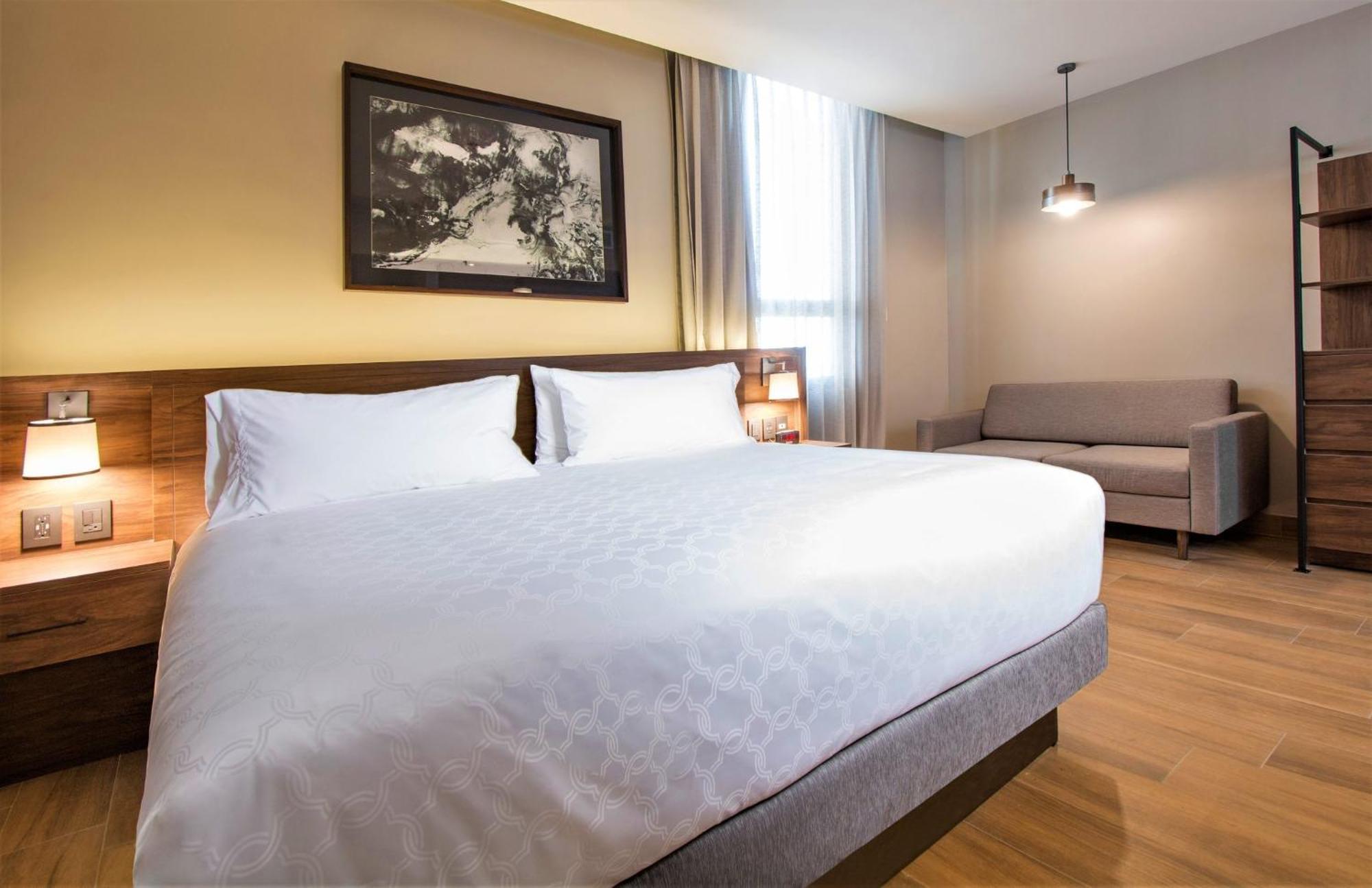 Staybridge Suites - Guadalajara Novena By Ihg Luaran gambar