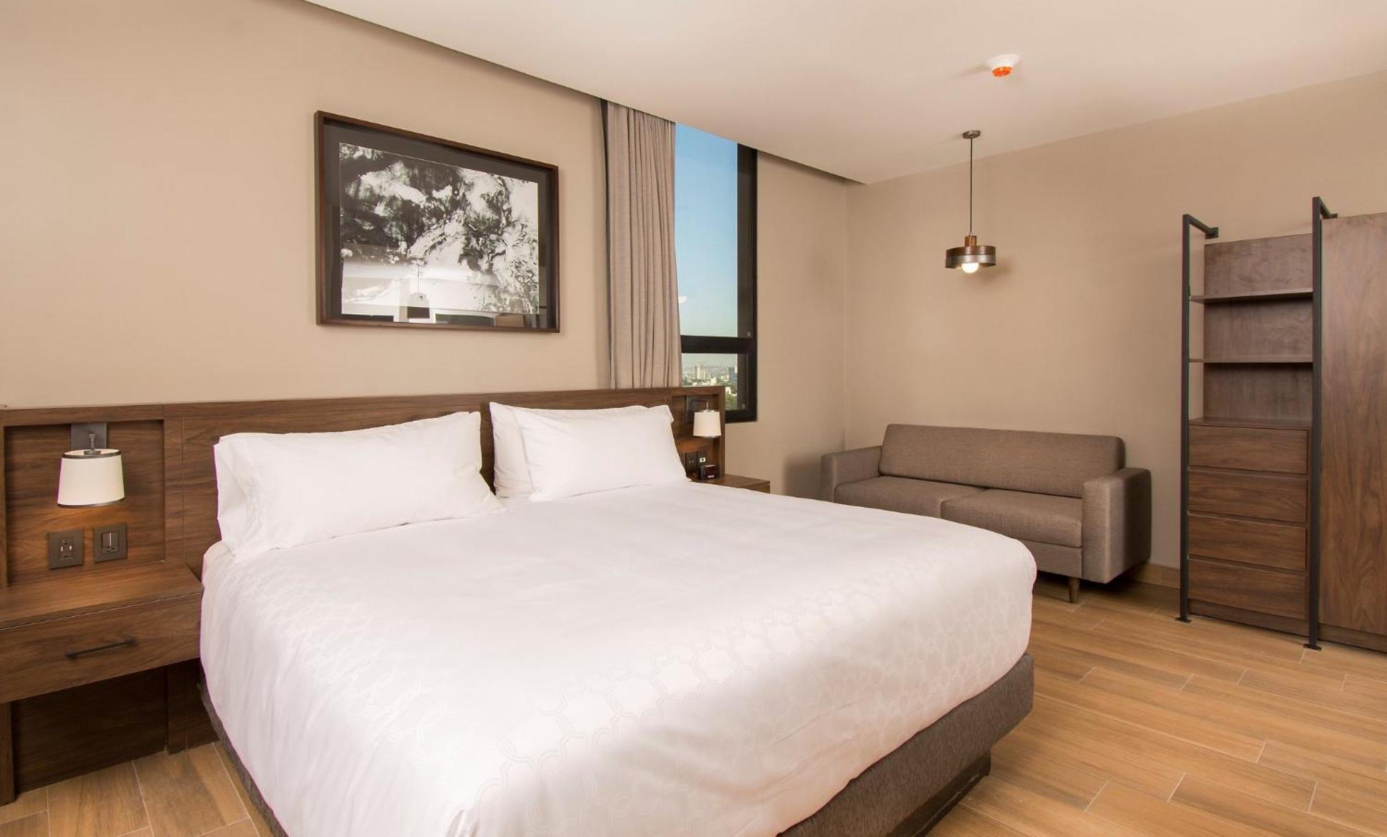Staybridge Suites - Guadalajara Novena By Ihg Luaran gambar