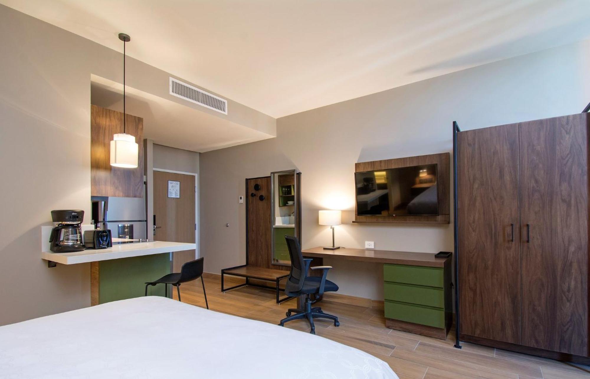Staybridge Suites - Guadalajara Novena By Ihg Luaran gambar