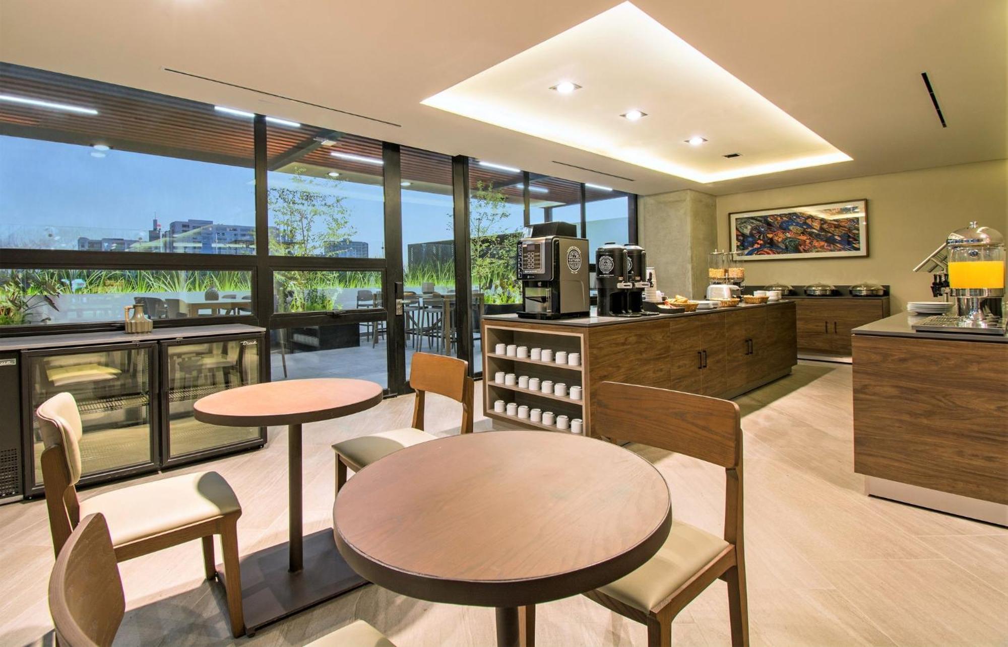 Staybridge Suites - Guadalajara Novena By Ihg Luaran gambar